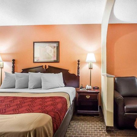 Econo Lodge Inn & Suites I-20, Exit 73 Tuscaloosa Bagian luar foto
