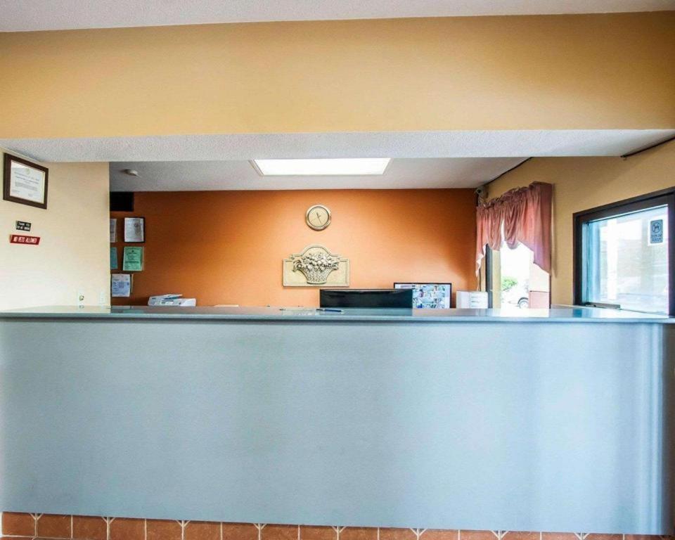 Econo Lodge Inn & Suites I-20, Exit 73 Tuscaloosa Bagian luar foto