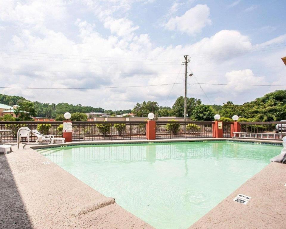 Econo Lodge Inn & Suites I-20, Exit 73 Tuscaloosa Bagian luar foto