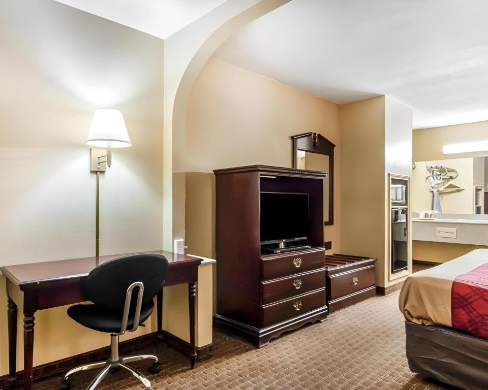 Econo Lodge Inn & Suites I-20, Exit 73 Tuscaloosa Bagian luar foto