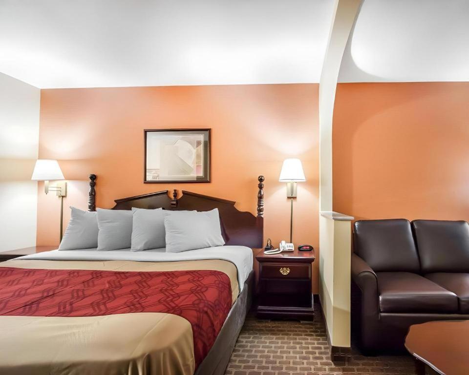 Econo Lodge Inn & Suites I-20, Exit 73 Tuscaloosa Bagian luar foto