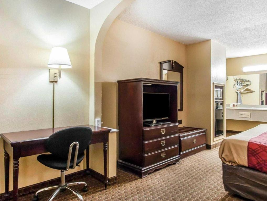 Econo Lodge Inn & Suites I-20, Exit 73 Tuscaloosa Bagian luar foto