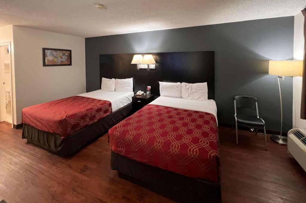 Econo Lodge Inn & Suites I-20, Exit 73 Tuscaloosa Bagian luar foto