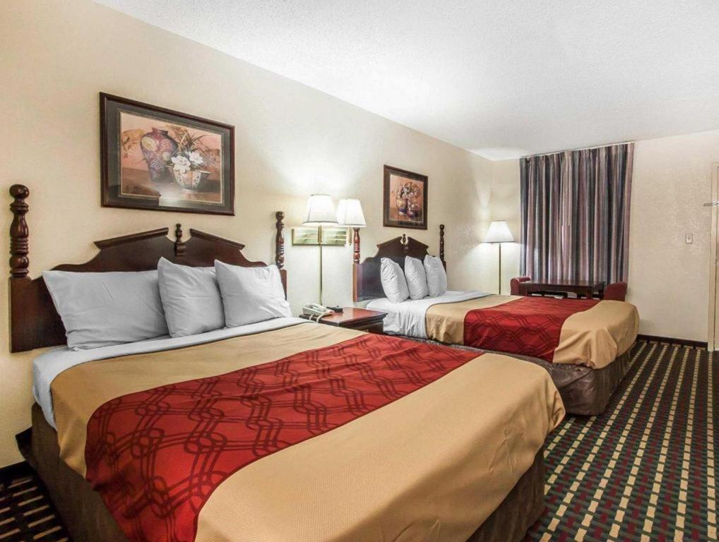 Econo Lodge Inn & Suites I-20, Exit 73 Tuscaloosa Bagian luar foto