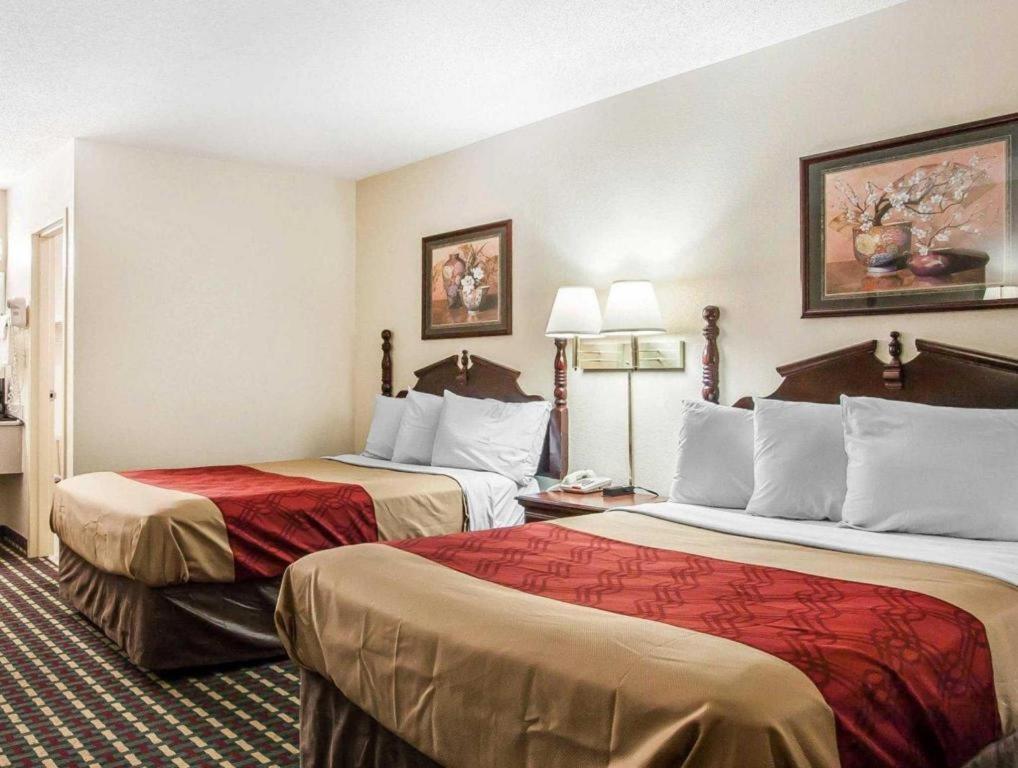 Econo Lodge Inn & Suites I-20, Exit 73 Tuscaloosa Bagian luar foto