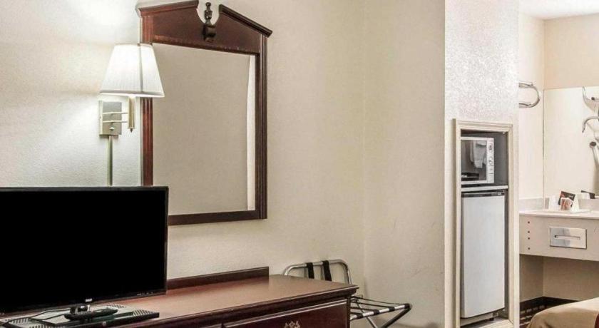Econo Lodge Inn & Suites I-20, Exit 73 Tuscaloosa Bagian luar foto