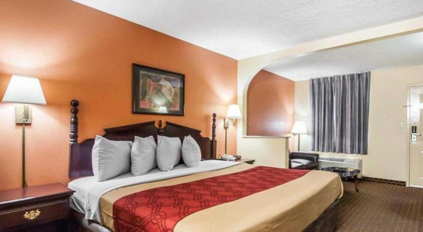 Econo Lodge Inn & Suites I-20, Exit 73 Tuscaloosa Bagian luar foto
